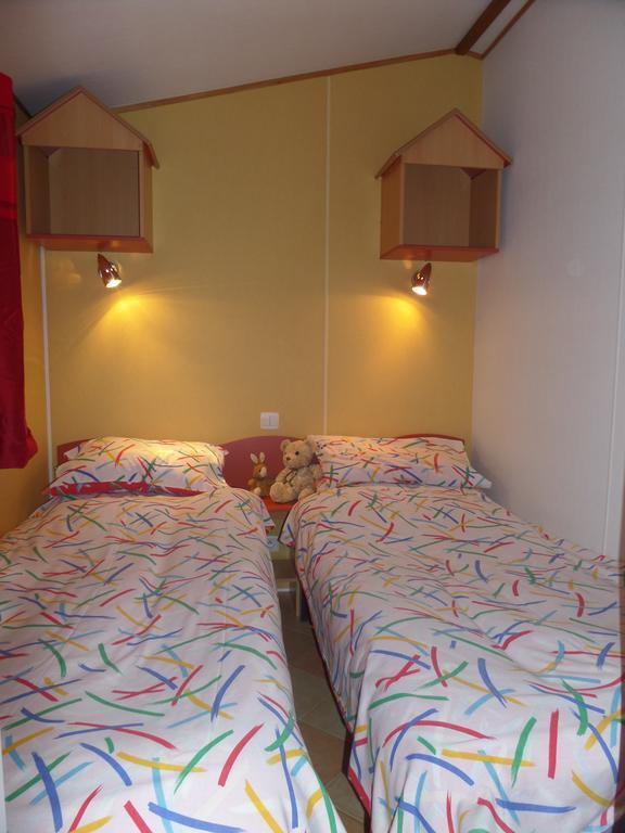 Altogold Swiss Holidays At Manor Farm 5* Entrelagos